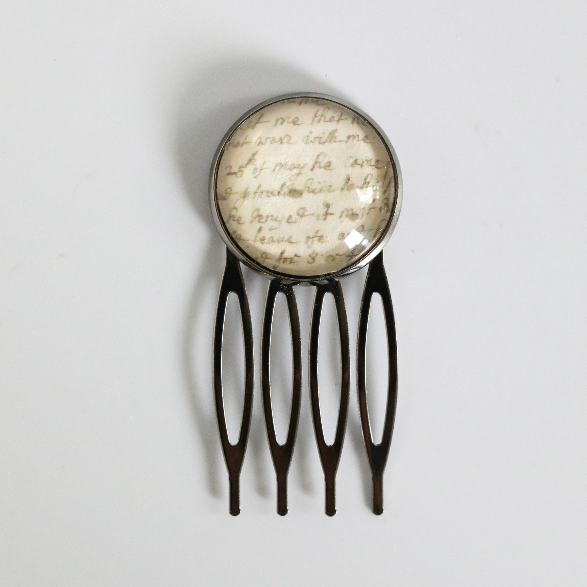 Salem Cameo Hair Comb