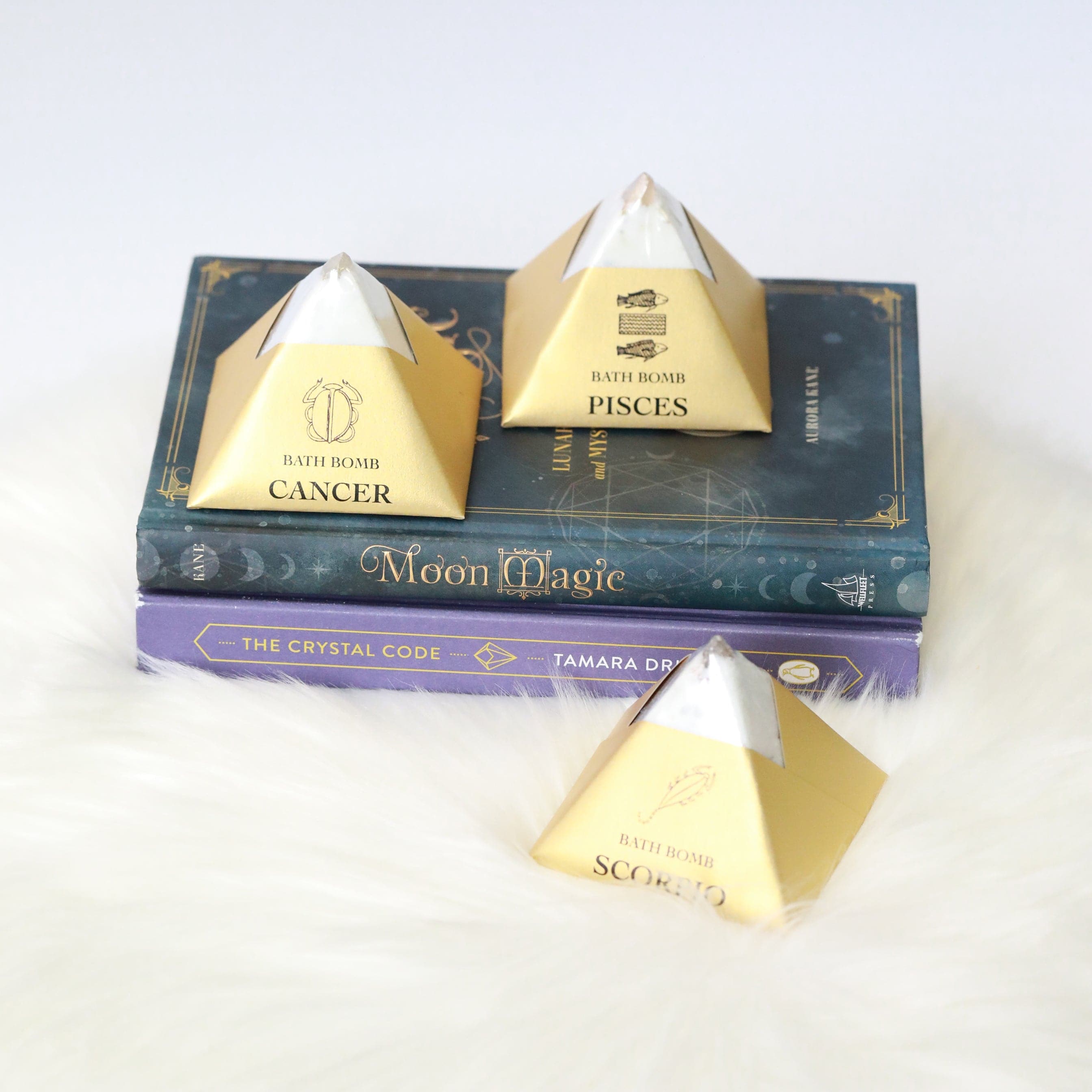 Cancer Zodiac Sign Pyramid Bath Bomb - The Gilded Witch