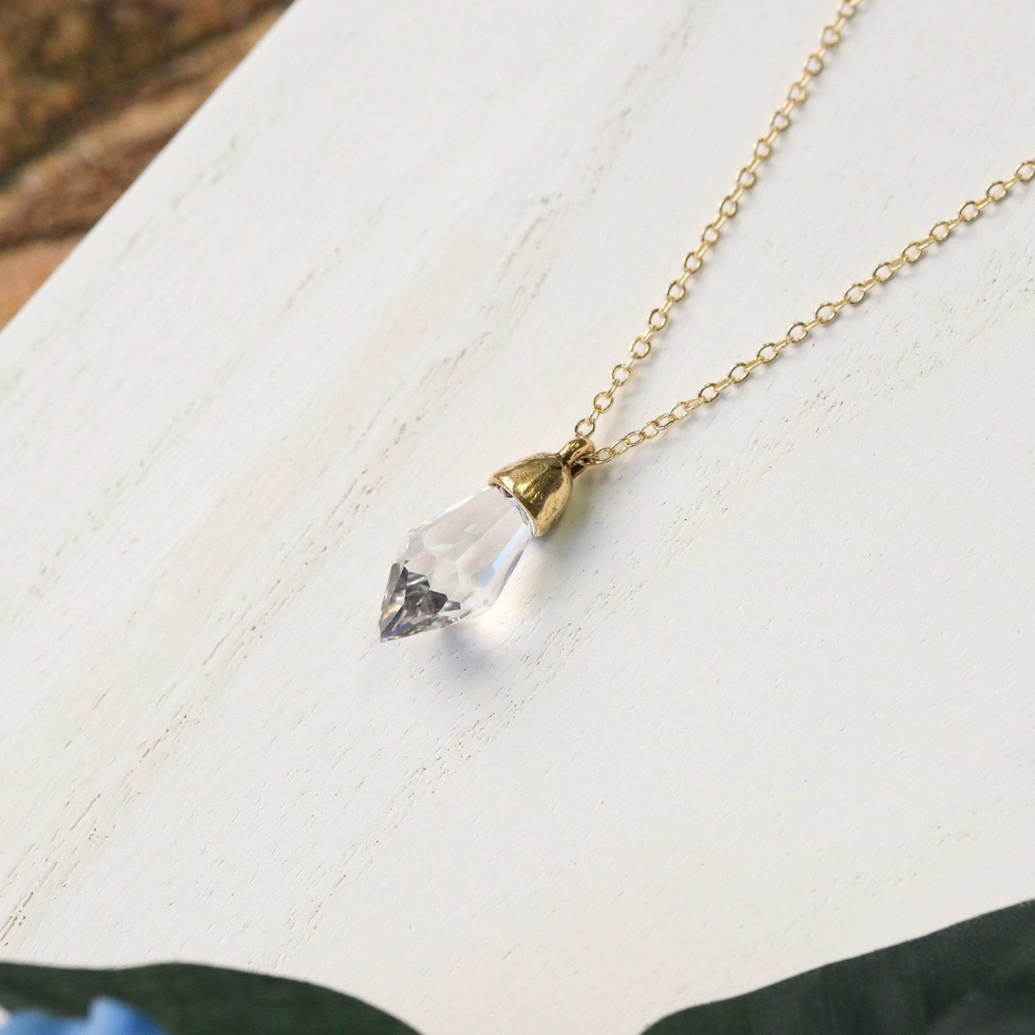 Dowsing Crystal Pendant Necklace - The Gilded Witch