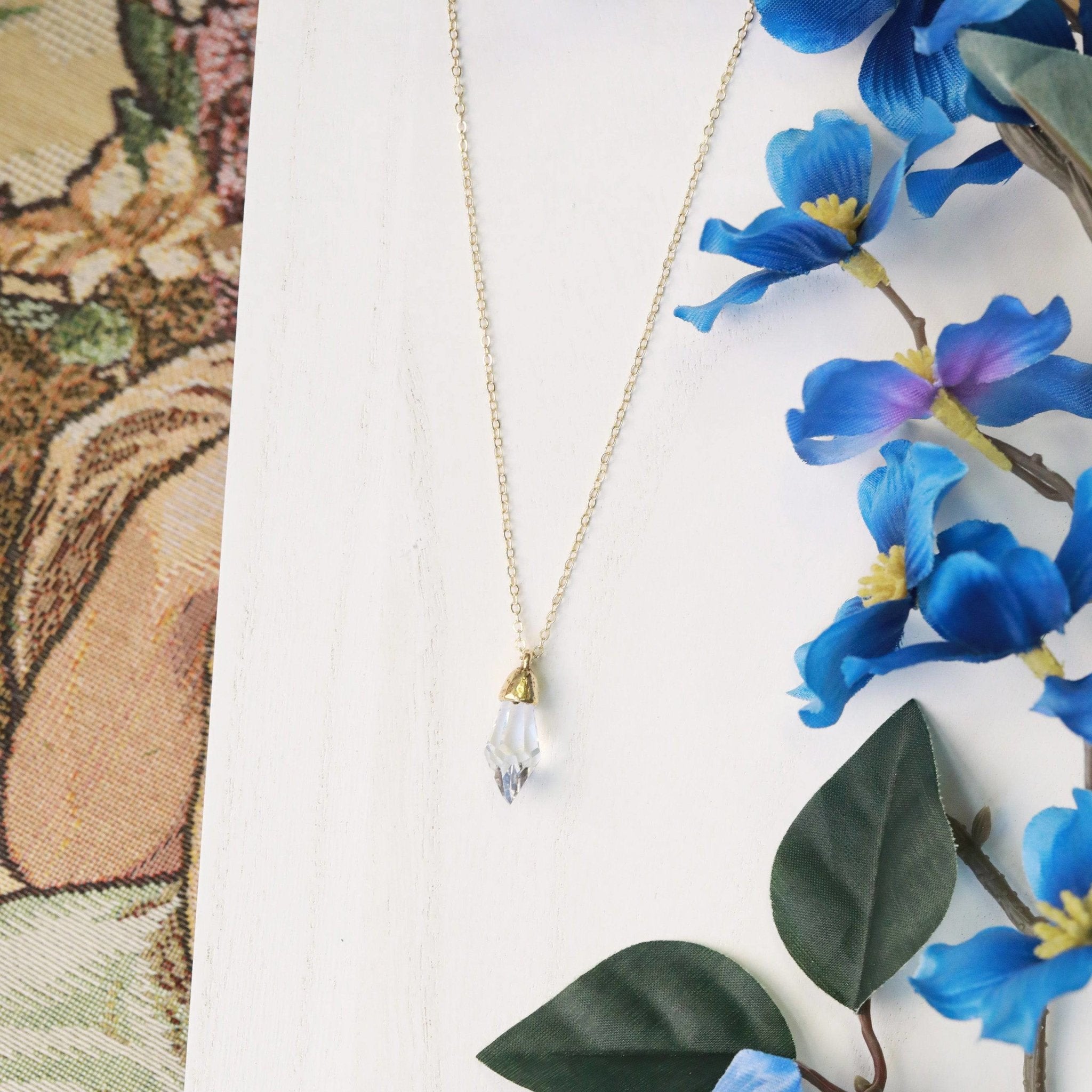 Dowsing Crystal Pendant Necklace - The Gilded Witch