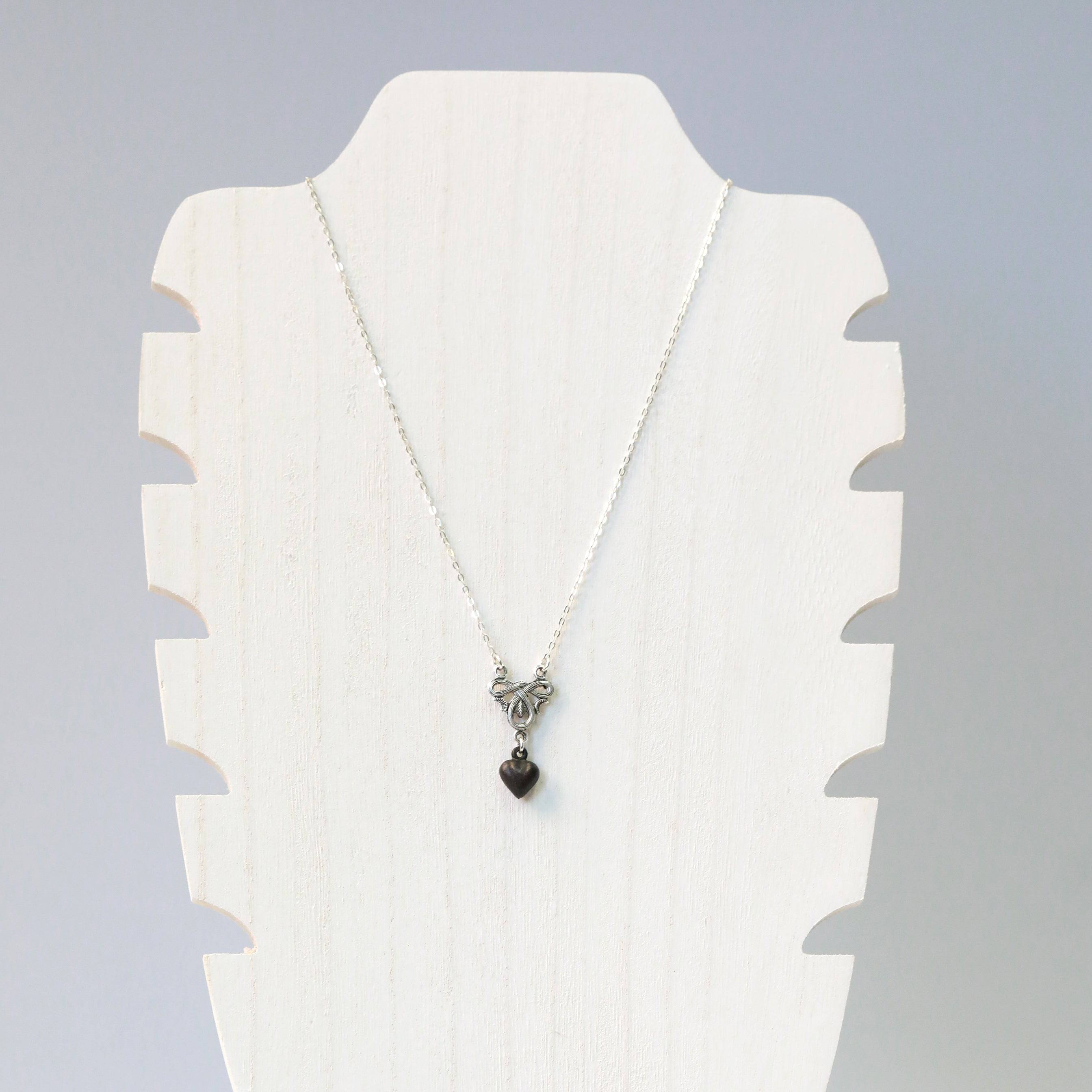 The Dark Heart Necklace - The Gilded Witch