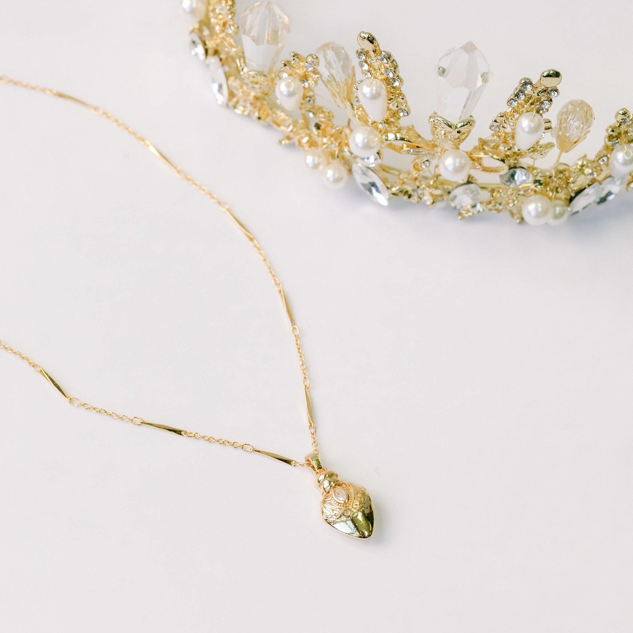 Elixer Necklace - The Gilded Witch