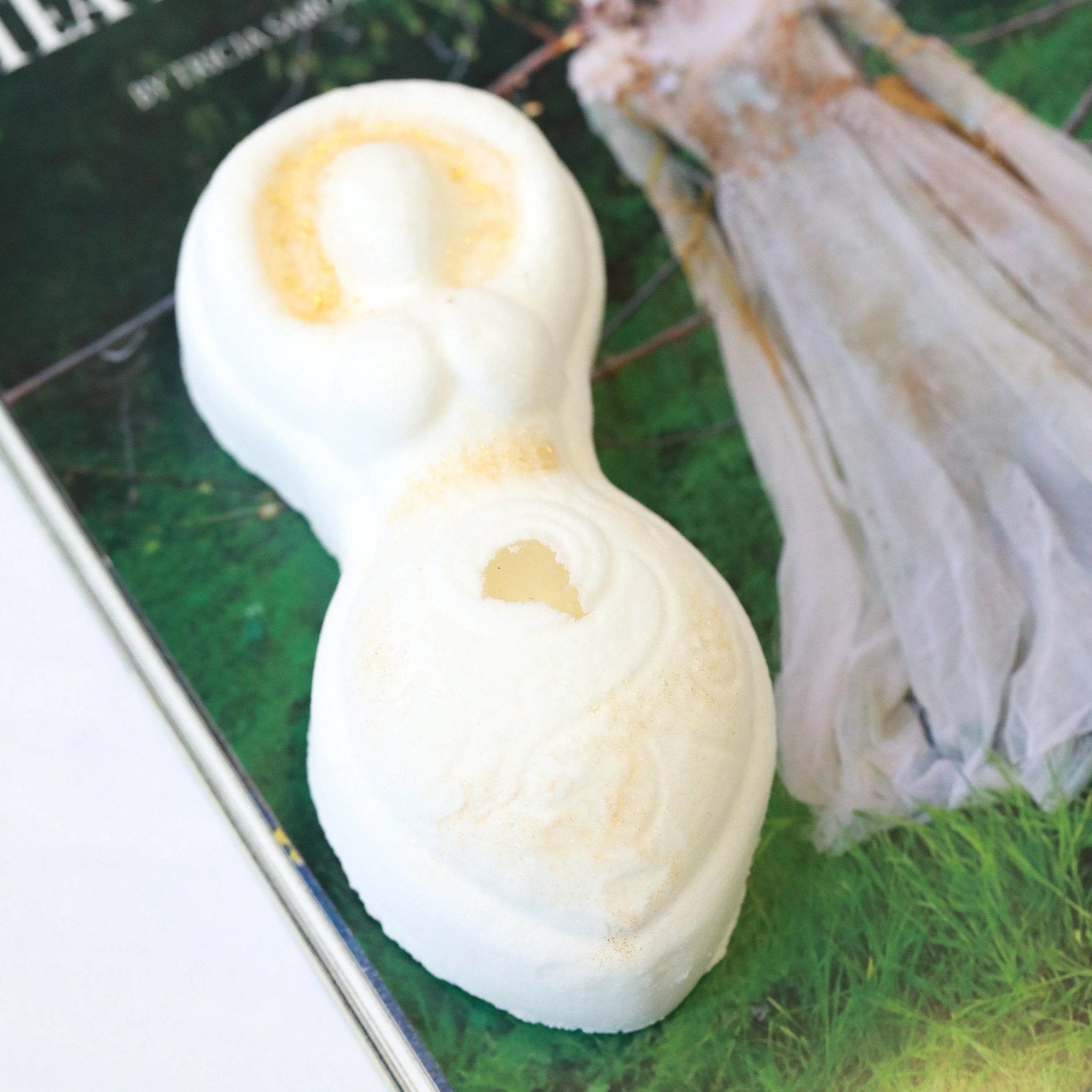 Golden Goddess Bath Bomb - The Gilded Witch