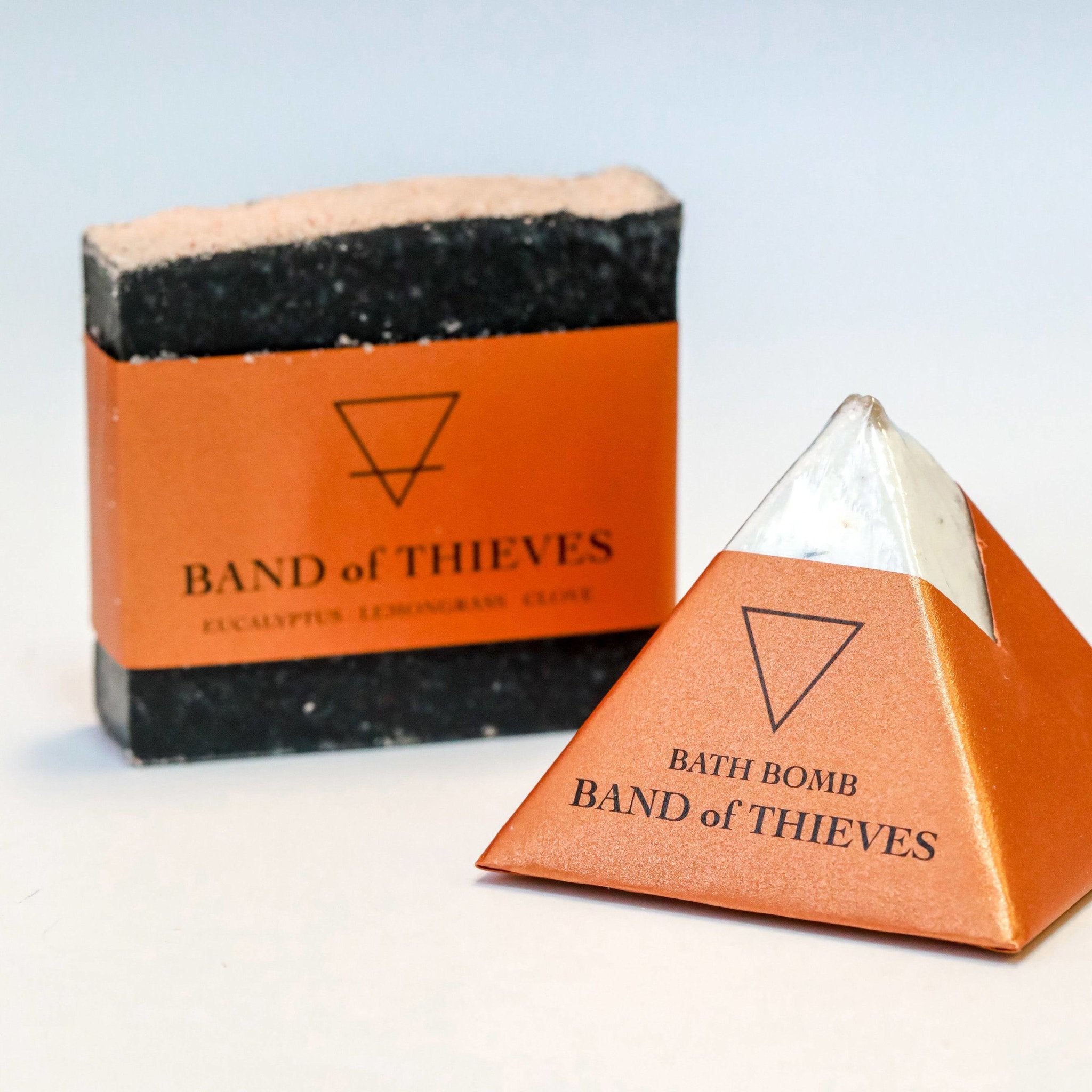 Band of Thieves Pyramid Bath Bomb - The Gilded Witch